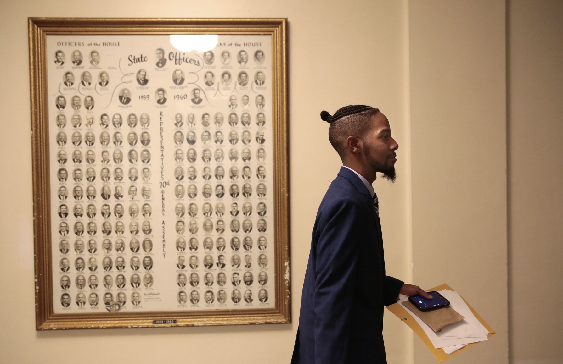 Freshman representatives sworn-in to open session